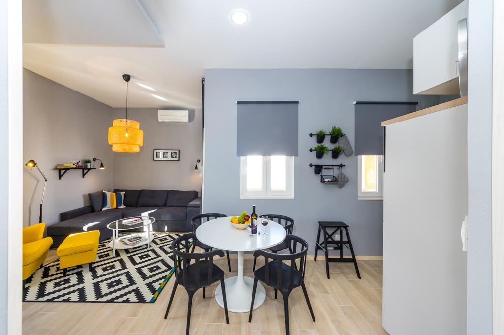 Harbour Lounge Apartment Zara Esterno foto