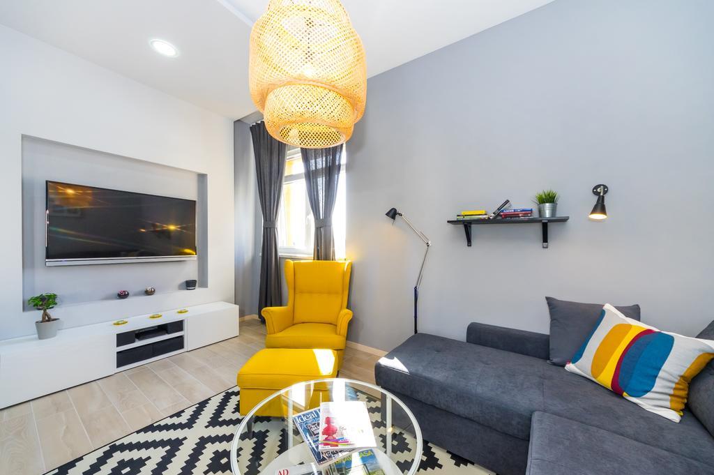 Harbour Lounge Apartment Zara Esterno foto