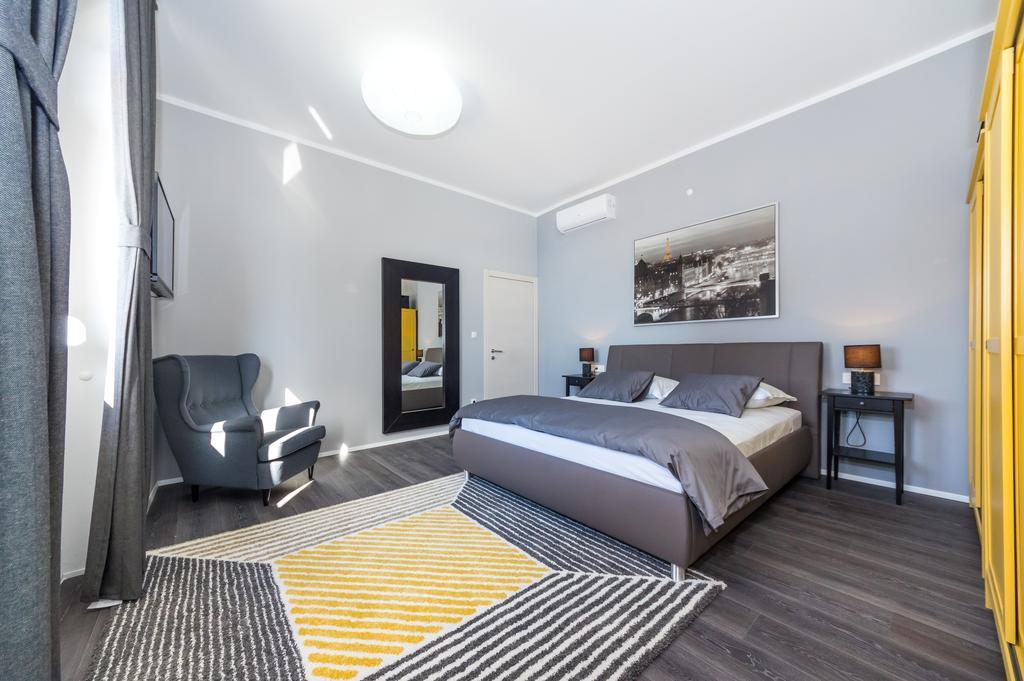 Harbour Lounge Apartment Zara Esterno foto
