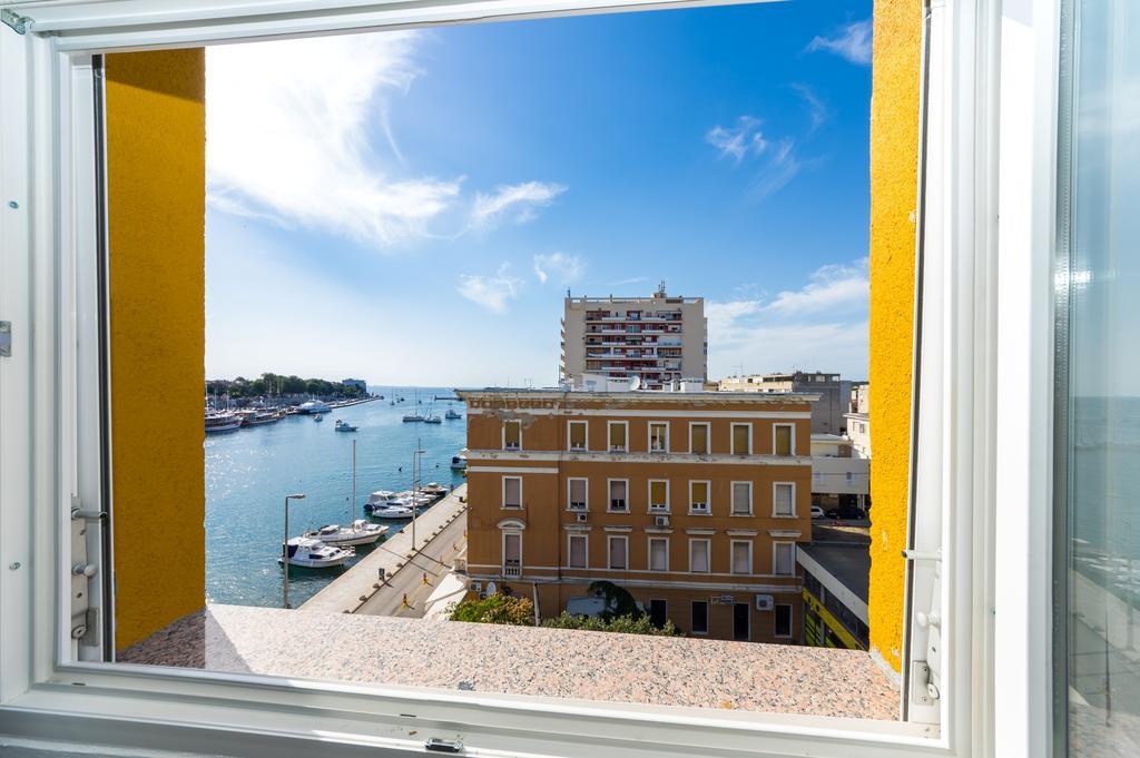 Harbour Lounge Apartment Zara Esterno foto
